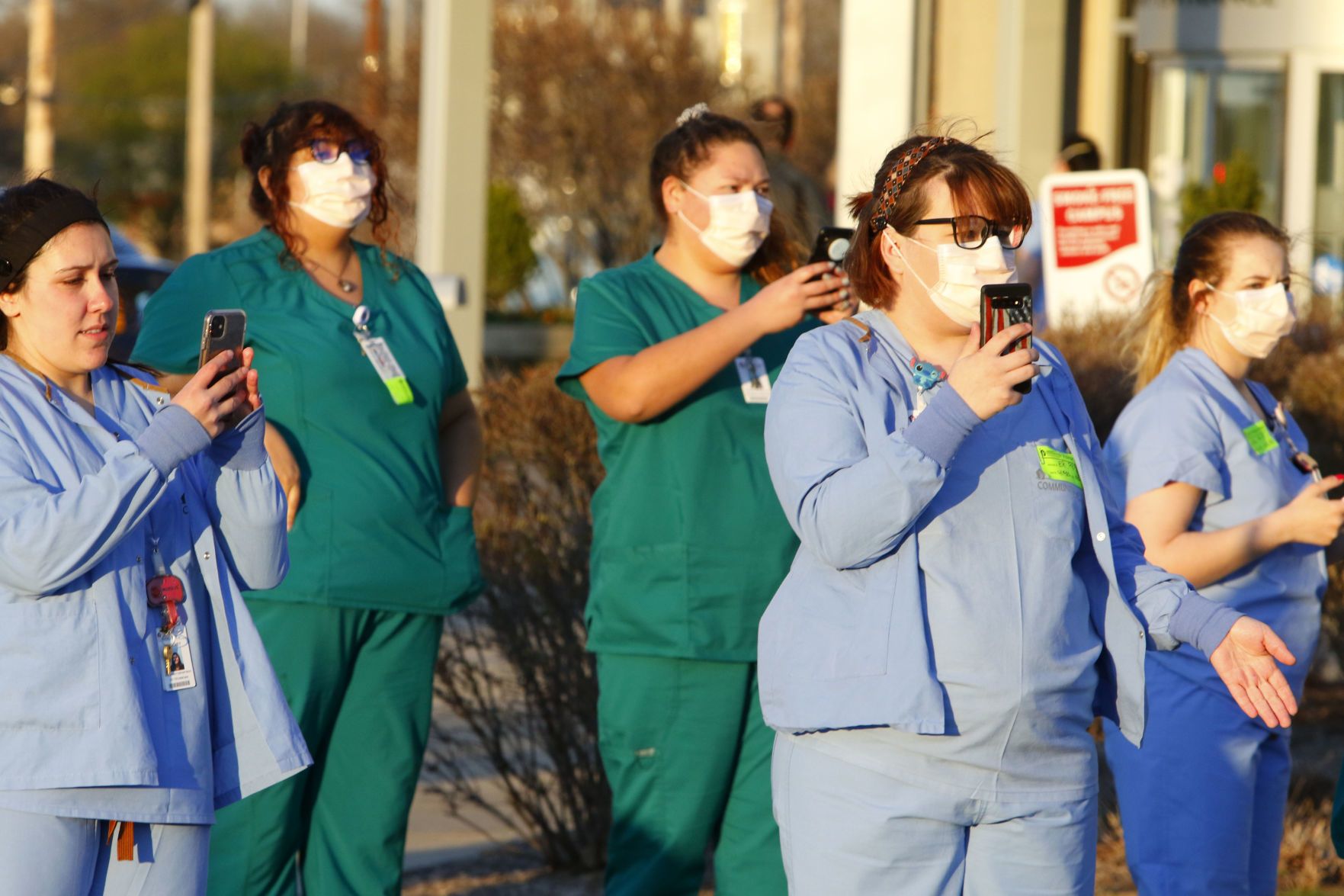 Gallery: First responders recognize north Lake County health care workers